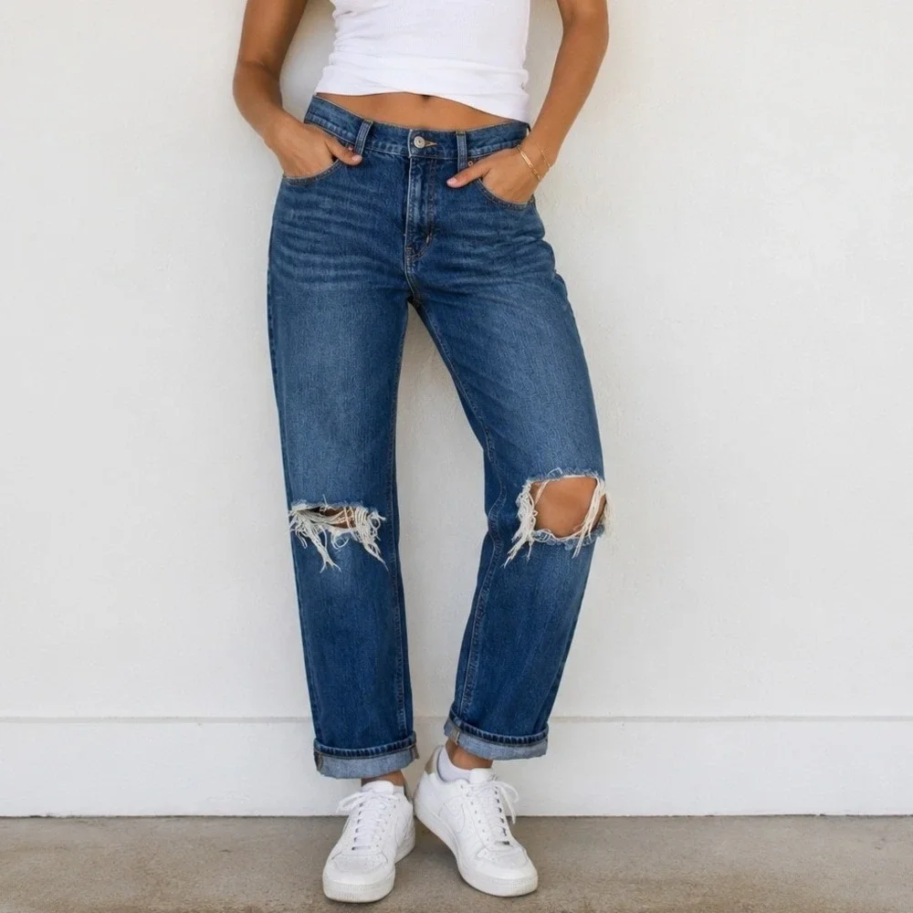 Old Navy 14 Jeans Mid Rise Boyfriend Straight Distressed Ripped Medium Wash Blue
